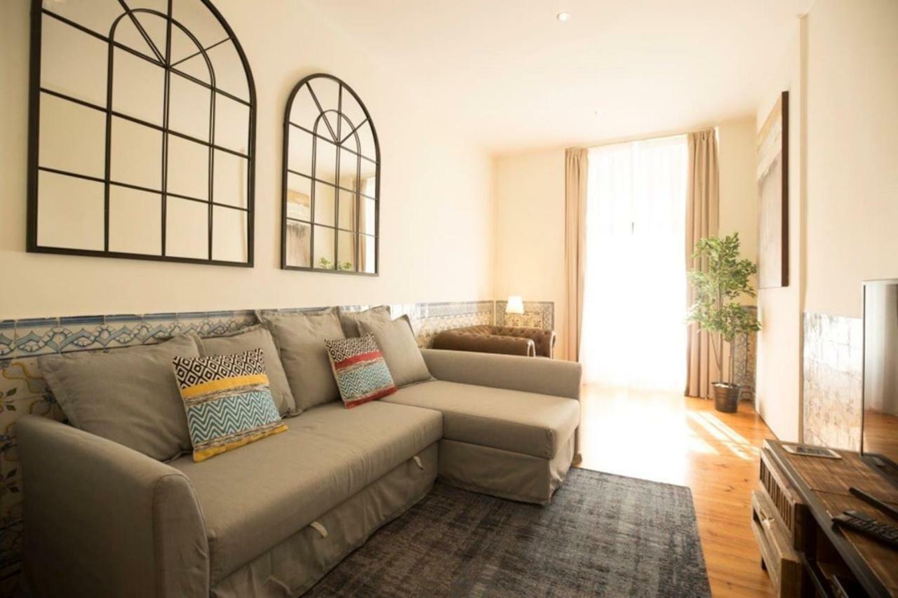 Ola Lisbon - Chiado IV Apartment Bagian luar foto