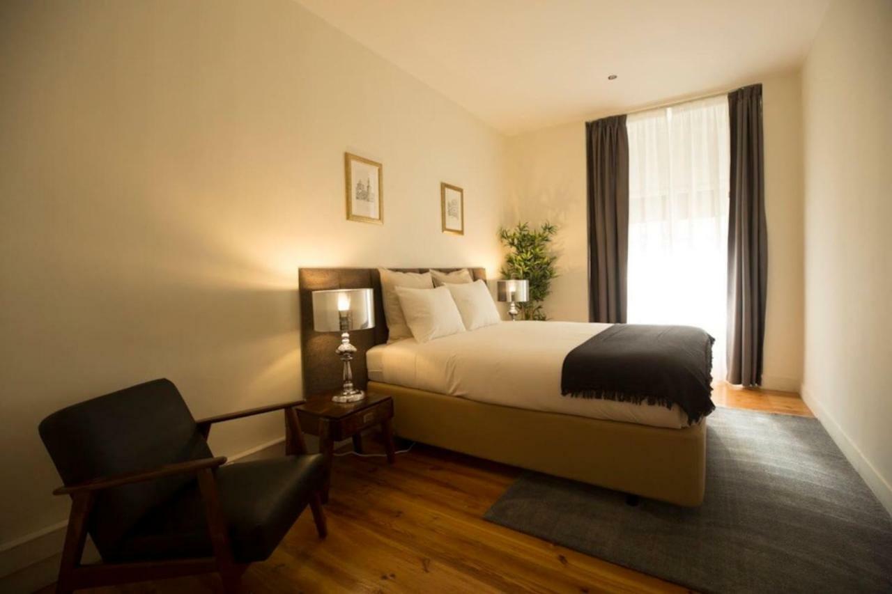 Ola Lisbon - Chiado IV Apartment Bagian luar foto